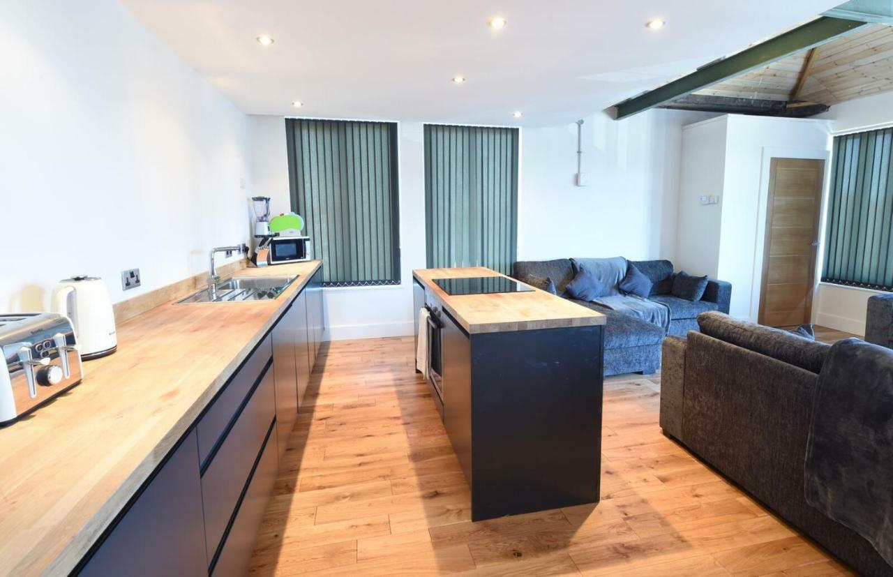 Stunning Penthouse Slps 20 Apartment Manchester Exterior photo